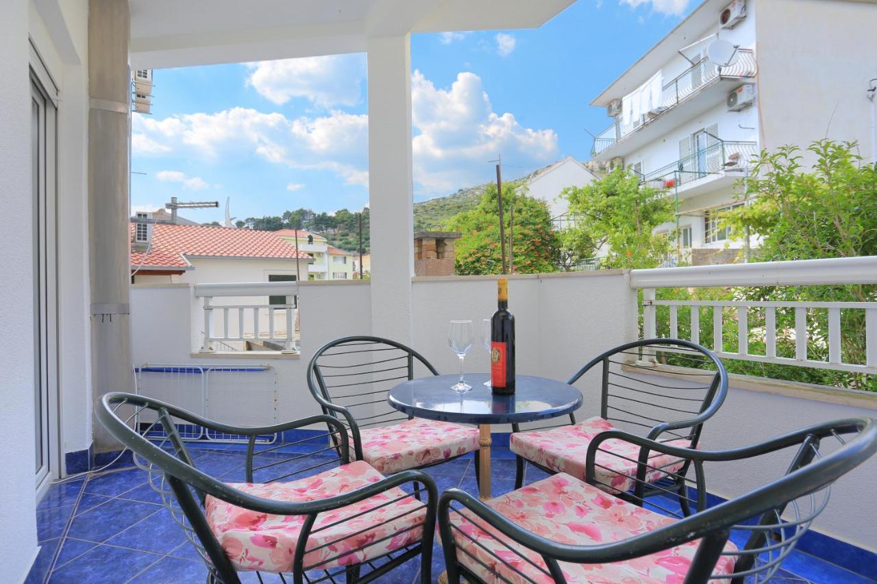 Apartments By The Sea Podgora, Makarska - 18918 Dış mekan fotoğraf
